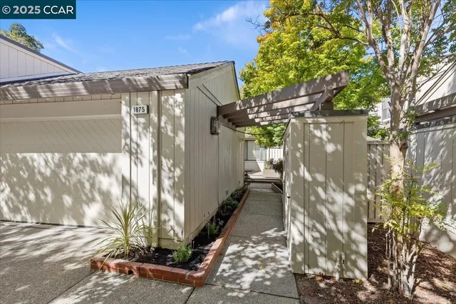 $1,075,000 | 1875 Lamplight Court, Walnut Creek, CA 94597