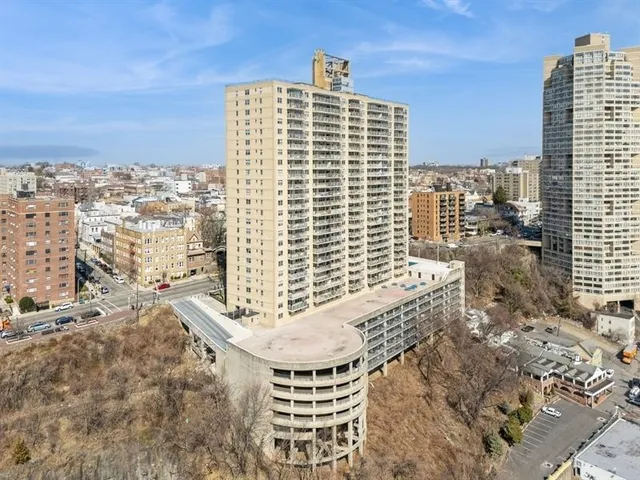 a view of a building with sky view