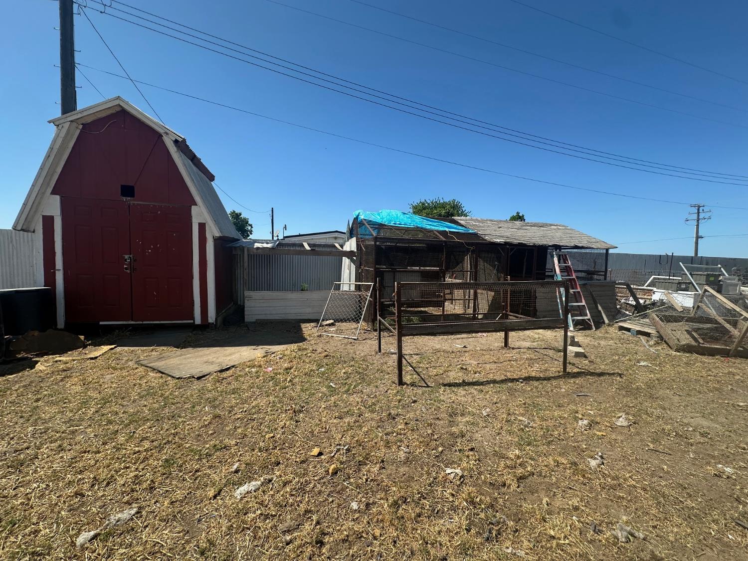 7599 Ave 152 Tipton, CA 93272 - Photo 14 of 17 a view of roof with sitting area