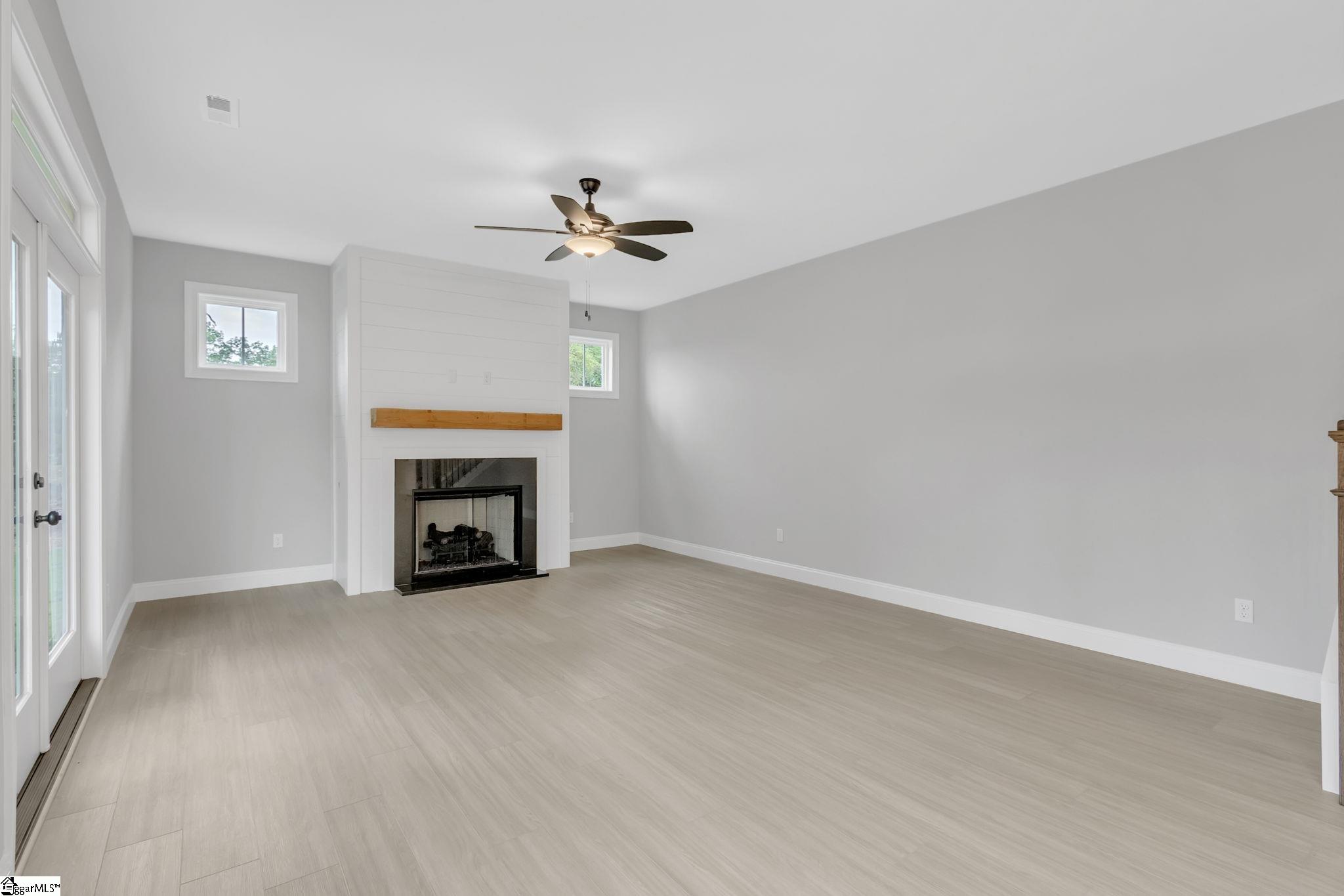 172 Styles Road Taylors, SC 29687 - Photo 4 of 36 Gallery Image 4