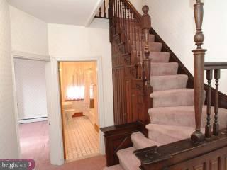 219 Scottdale Road Lansdowne, PA 19050 - Photo 4 of 6 Gallery Image 4