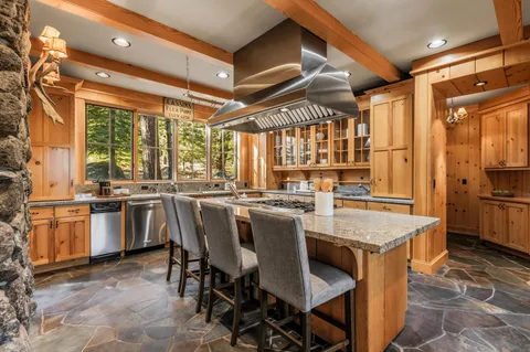 $5,795,000 | 8745 Lahontan Drive, Truckee, CA 96161