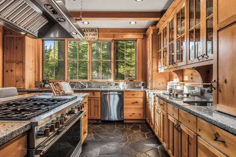 $5,795,000 | 8745 Lahontan Drive, Truckee, CA 96161