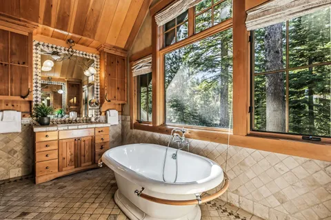 $5,795,000 | 8745 Lahontan Drive, Truckee, CA 96161