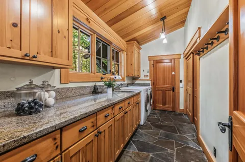 $5,795,000 | 8745 Lahontan Drive, Truckee, CA 96161