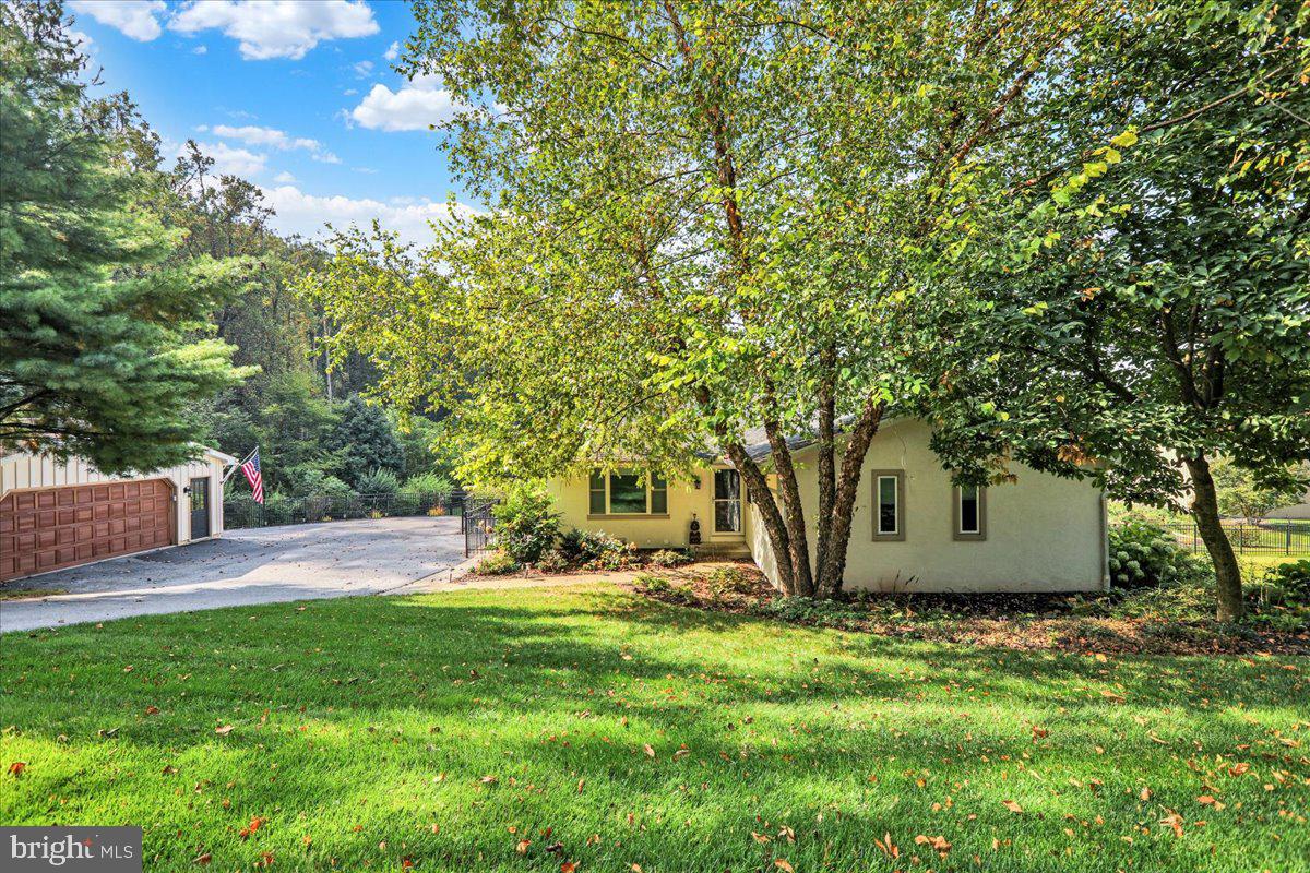 131 Distillery Road Newmanstown, PA 17073 - Photo 2 of 34