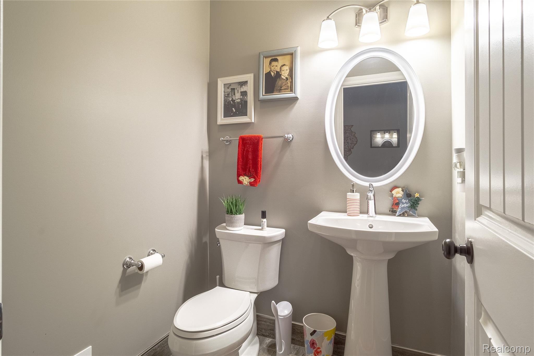1069 Sugar Maple Court Fenton, MI 48430 - Photo 23 of 32 Interiors (26 of 46).jpg