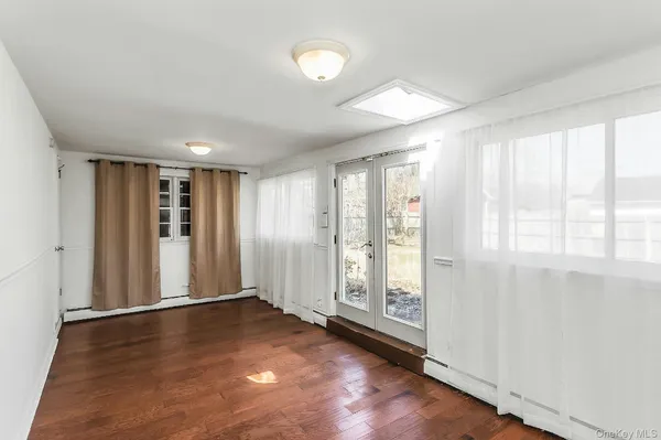 $649,999 | 5 Diane Place, Bay Shore, NY 11706