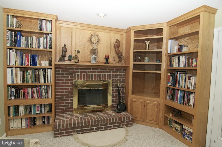 10728 Liberty Road Frederick, MD 21701 - Photo 5 of 30 Family Room