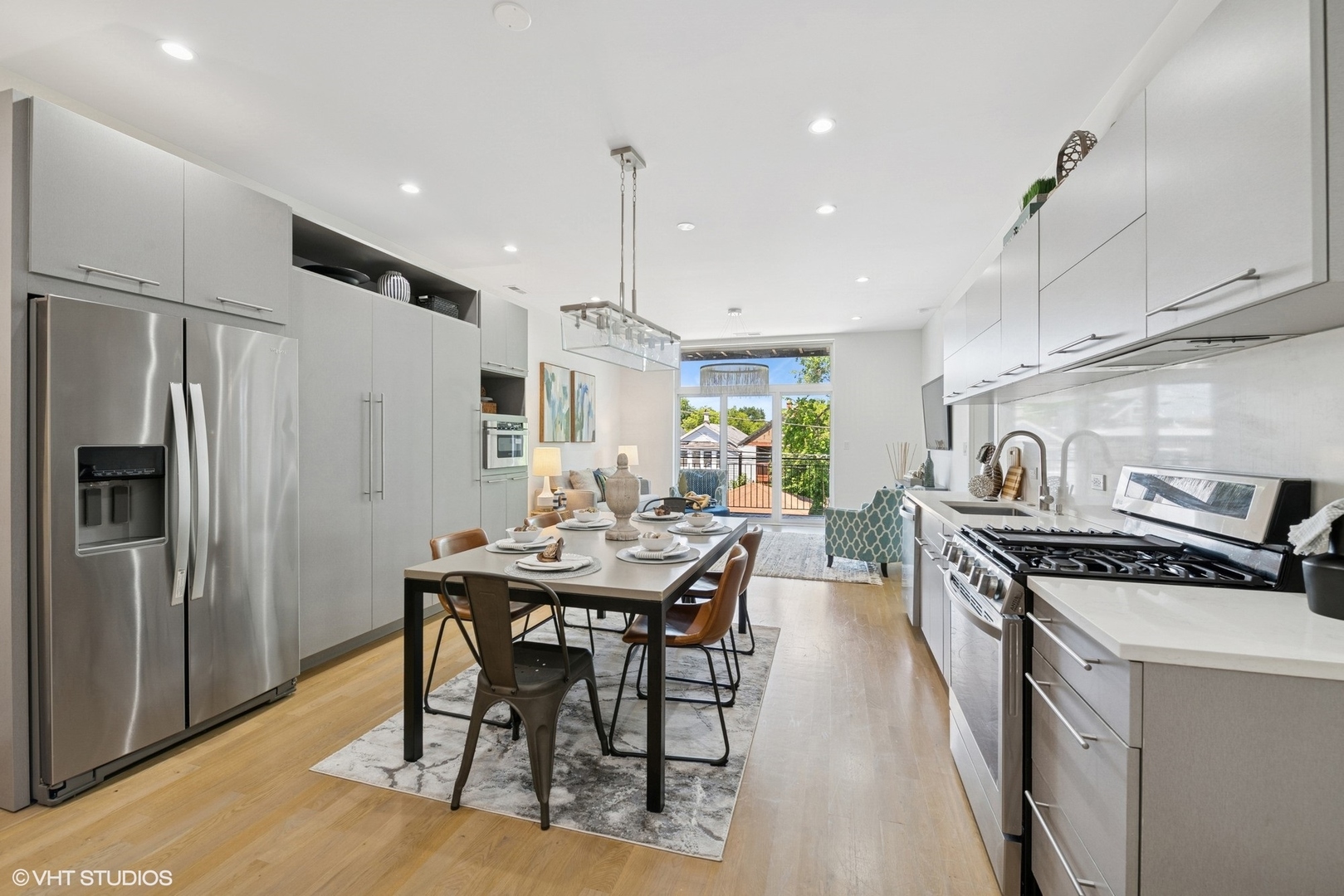 1708 West Cermak Road, Unit 2E Chicago, IL 60608 - Photo 4 of 19