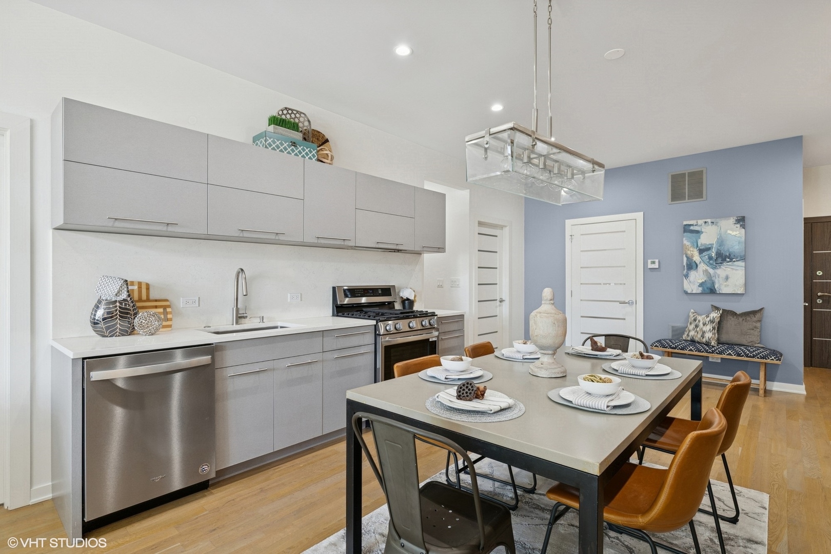 1708 West Cermak Road, Unit 2E Chicago, IL 60608 - Photo 5 of 19