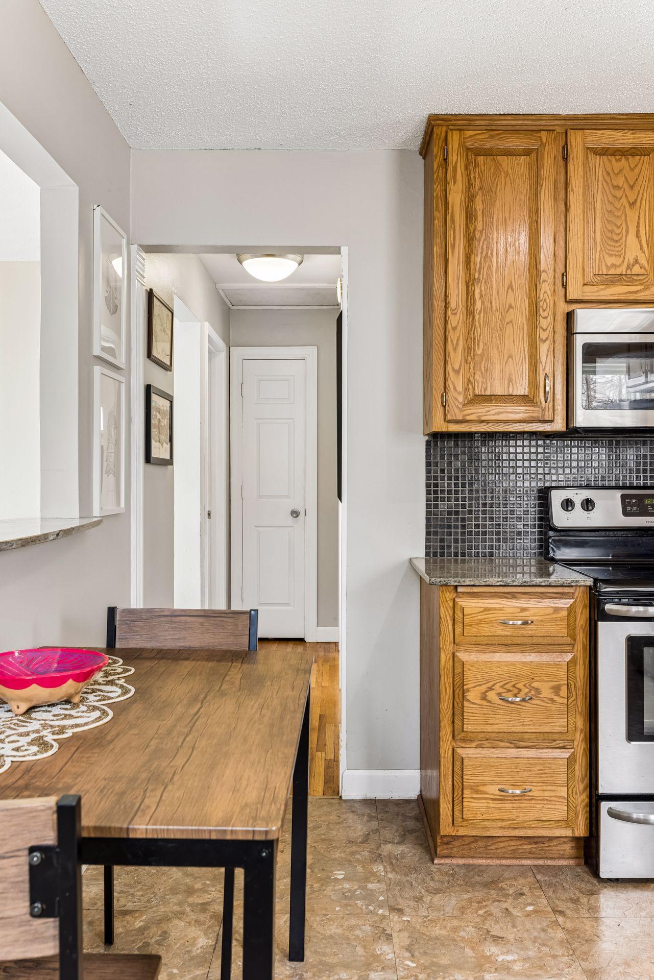 549 Doris Avenue Shoreview, MN 55126 - Photo 9 of 32