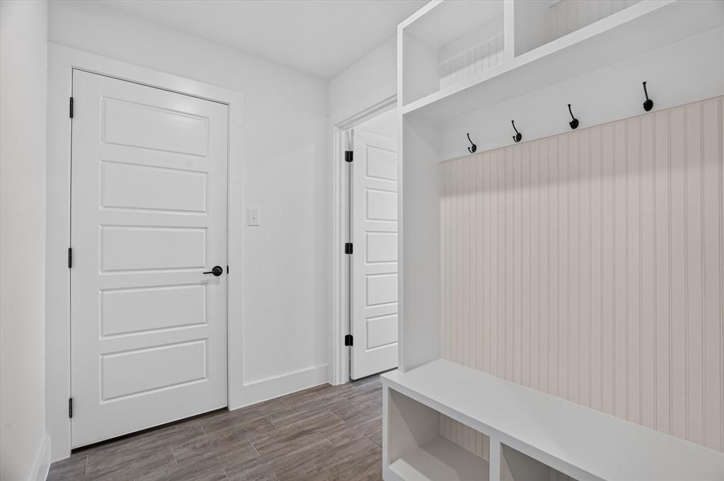 1097 Colt Road Springtown, TX 76082 - Photo 16 of 38 Gallery Image 16