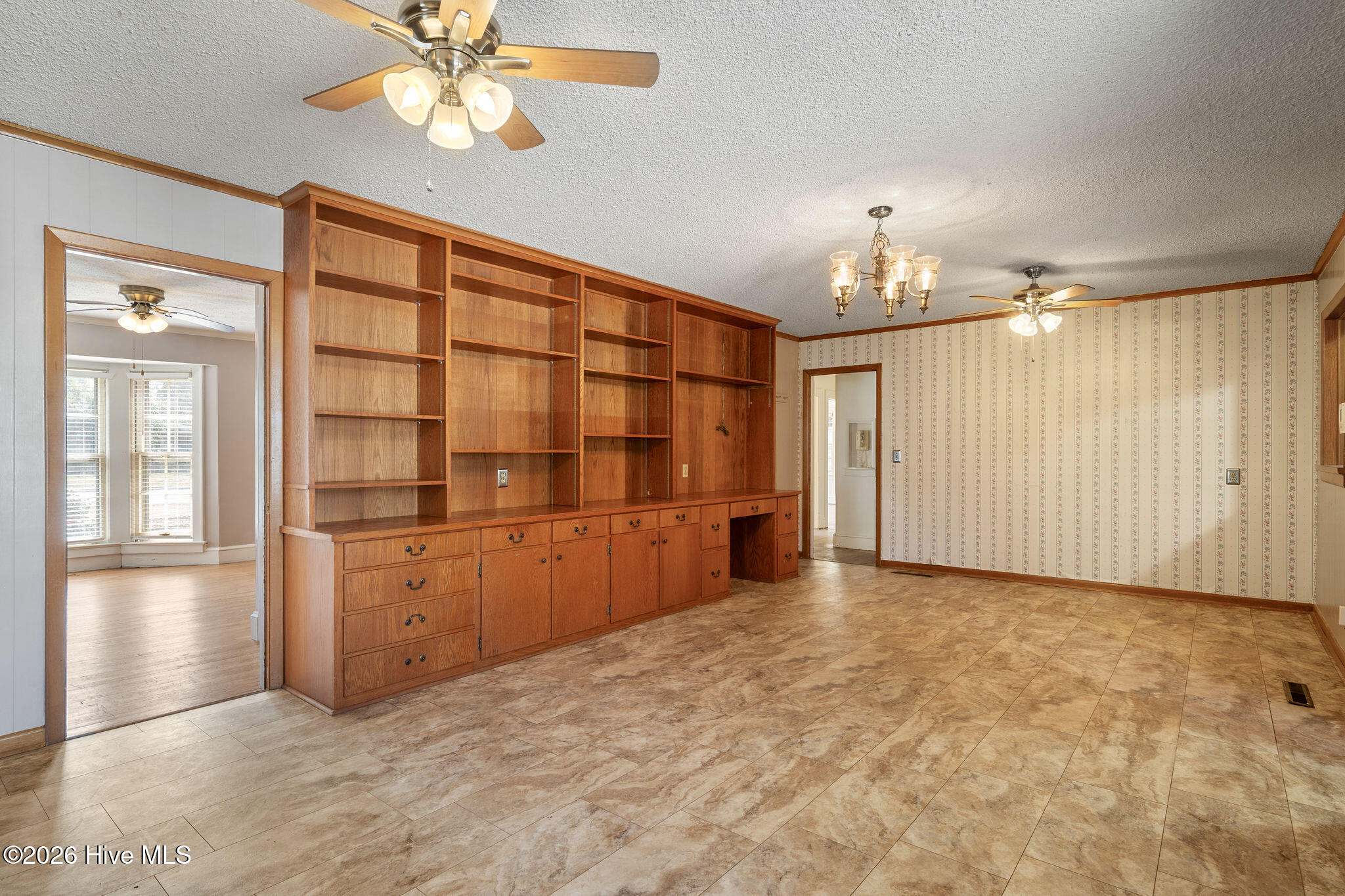 219 East Ridge Street Rose Hill, NC 28458 - Photo 6 of 28 219ridge-006