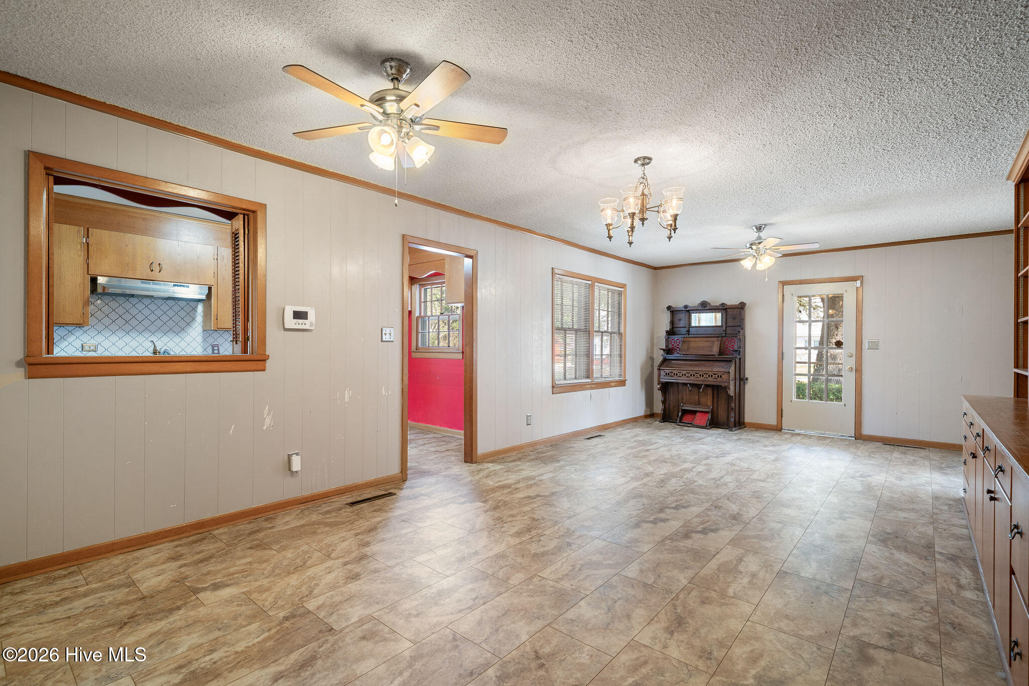 219 East Ridge Street Rose Hill, NC 28458 - Photo 7 of 28 219ridge-007