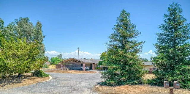 $855,000 | 5400 Amber Avenue, Clovis, CA 93619