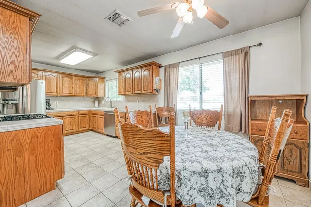 $855,000 | 5400 Amber Avenue, Clovis, CA 93619