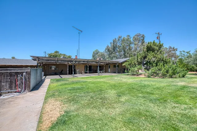 $855,000 | 5400 Amber Avenue, Clovis, CA 93619