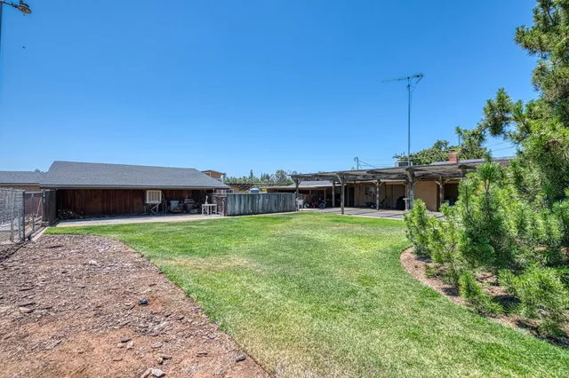 $855,000 | 5400 Amber Avenue, Clovis, CA 93619