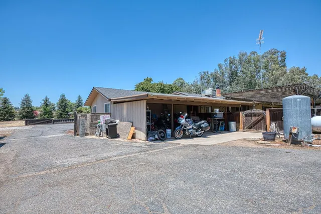 $855,000 | 5400 Amber Avenue, Clovis, CA 93619