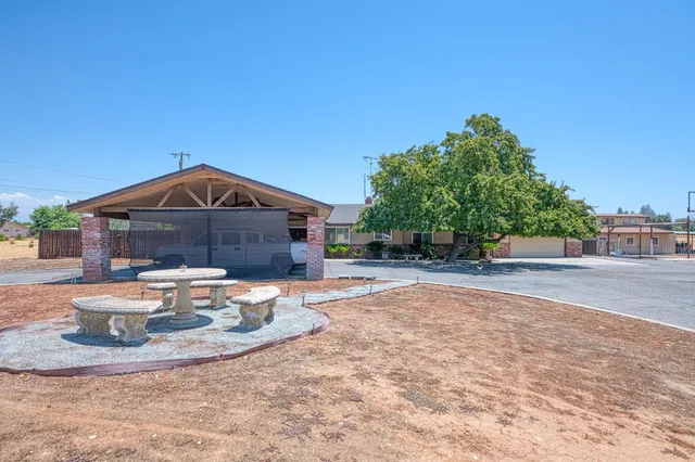 $855,000 | 5400 Amber Avenue, Clovis, CA 93619
