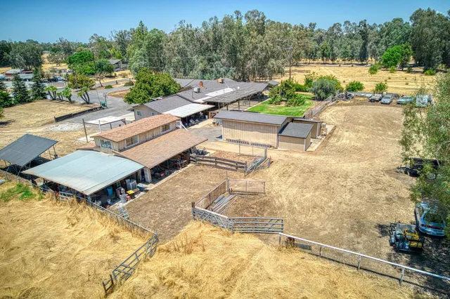 $855,000 | 5400 Amber Avenue, Clovis, CA 93619