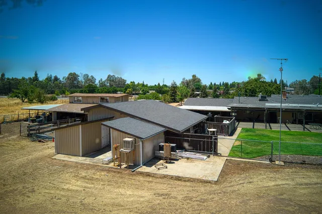 $855,000 | 5400 Amber Avenue, Clovis, CA 93619