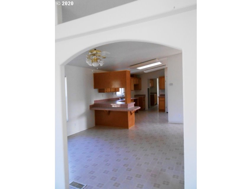 293 South Dea Road Tygh Valley, OR 97063 - Photo 11 of 26 Gallery Image 11