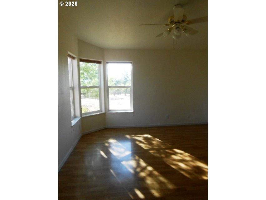 293 South Dea Road Tygh Valley, OR 97063 - Photo 15 of 26 Gallery Image 15