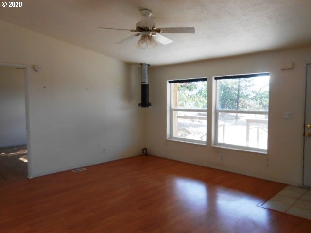 293 South Dea Road Tygh Valley, OR 97063 - Photo 6 of 26 Gallery Image 6