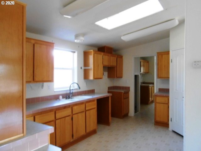 293 South Dea Road Tygh Valley, OR 97063 - Photo 9 of 26 Gallery Image 9