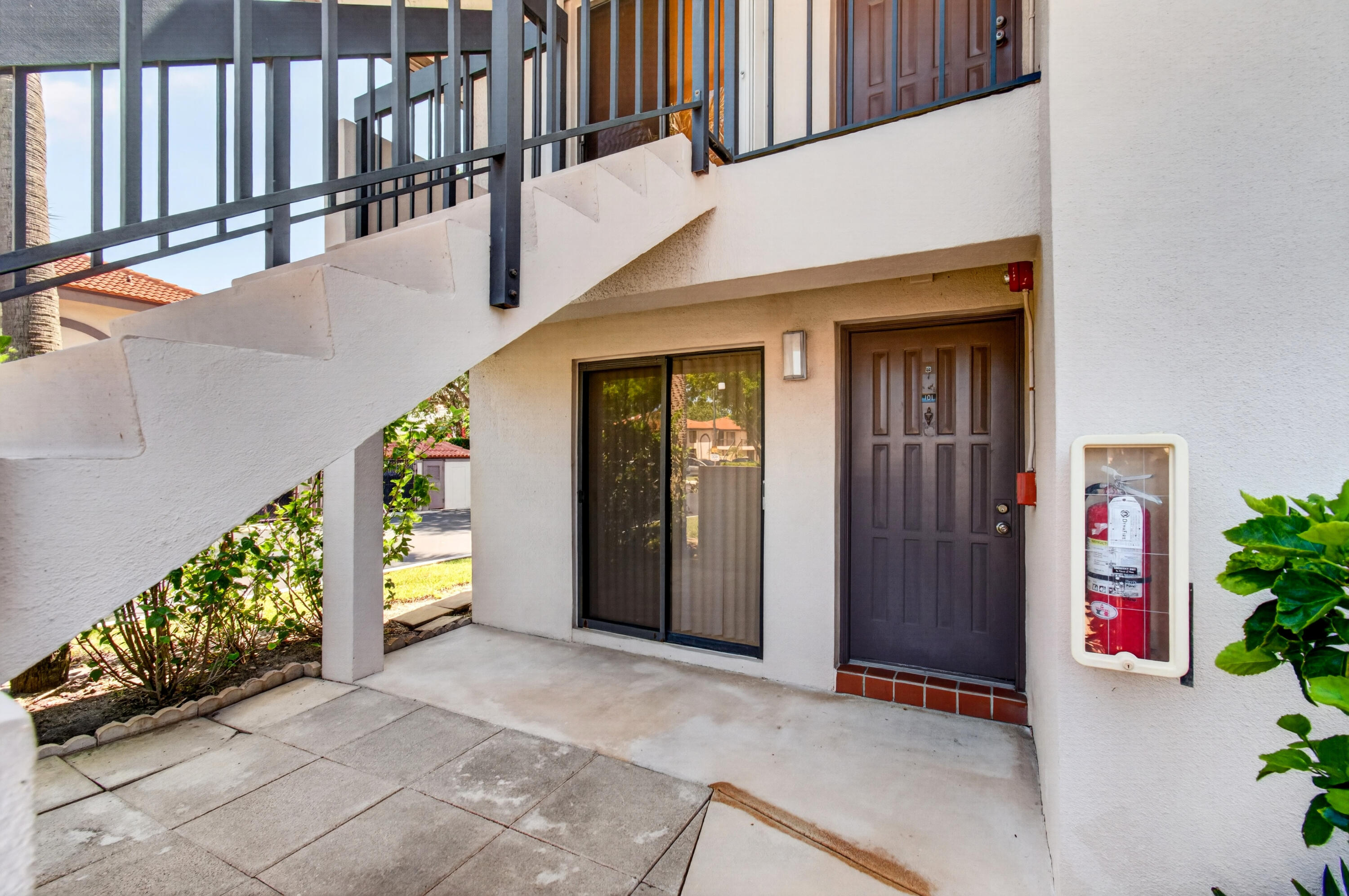 351 Club Circle, Unit 101 Boca Raton, FL 33487 - Photo 5 of 55 5-print-DSC_8675