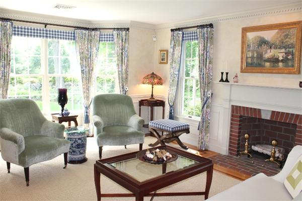8 Sweeney Ridge Road Bedford, MA 01730 - Photo 4 of 30 Gallery Image 4