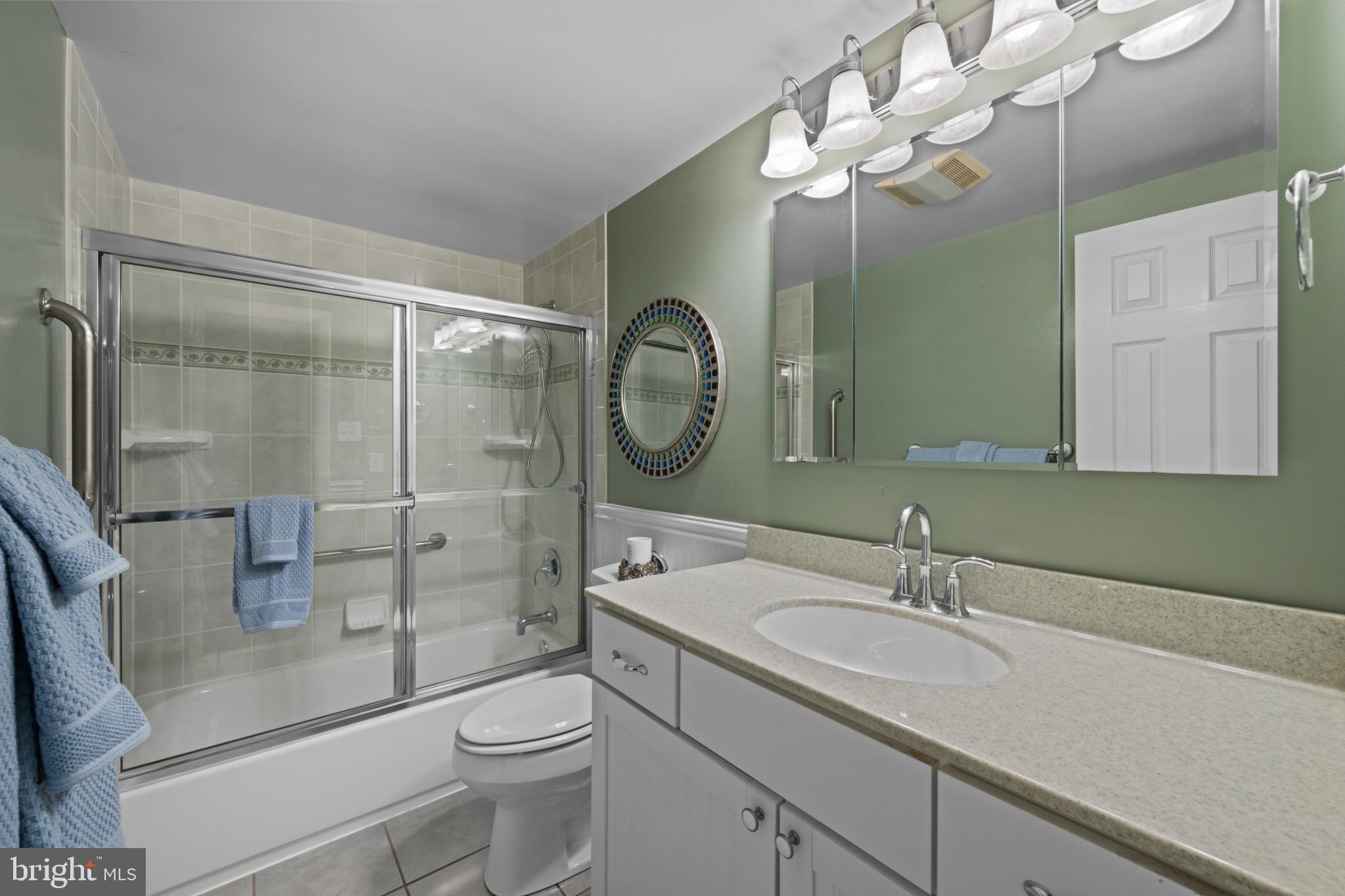 9517 Perry Brook Court Baltimore, MD 21236 - Photo 18 of 30 Upper Level Hall Bath