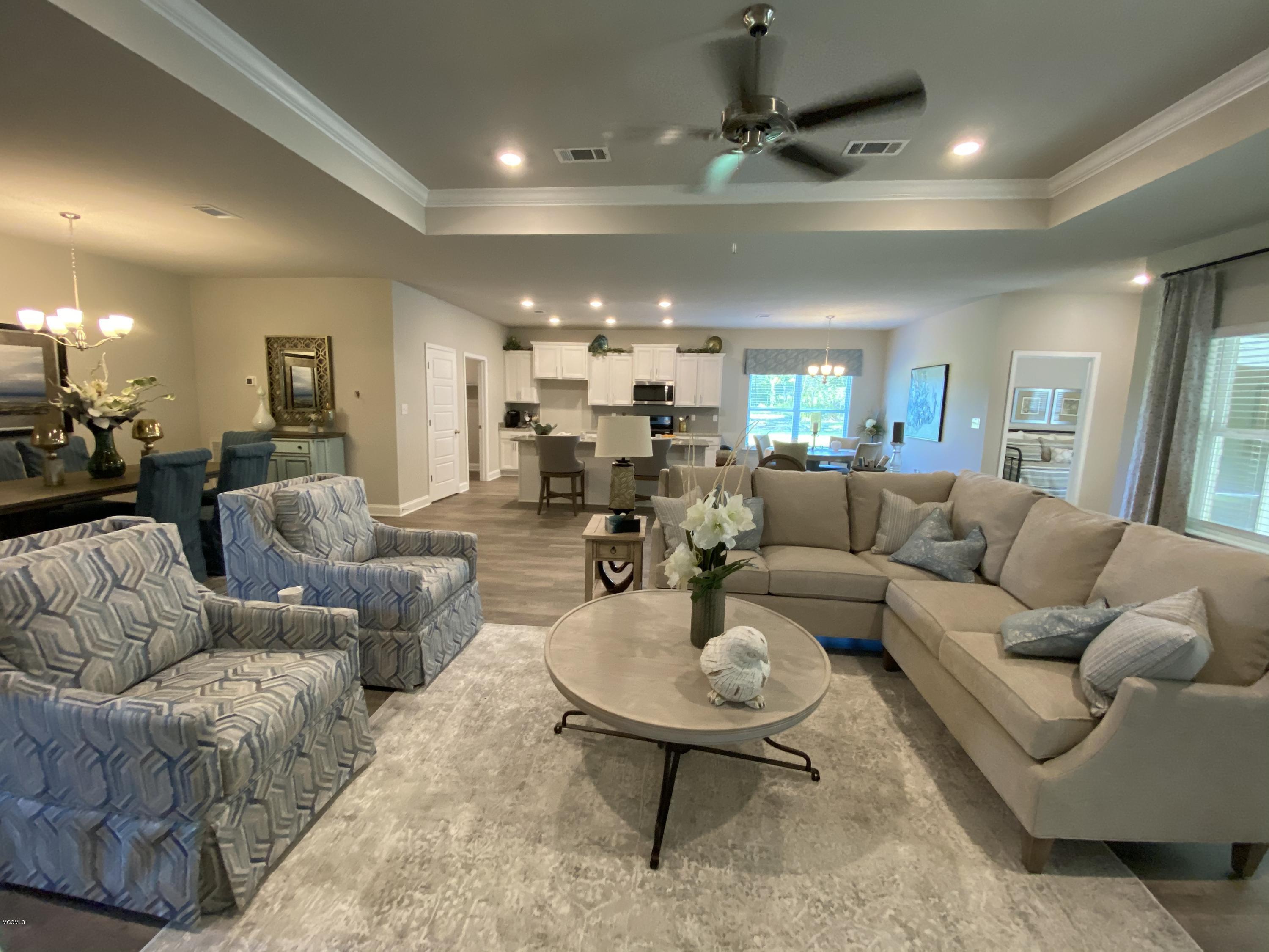 11191 Shorecrest Road Biloxi, MS 39532 - Photo 9 of 26 Destin Great Room (2)