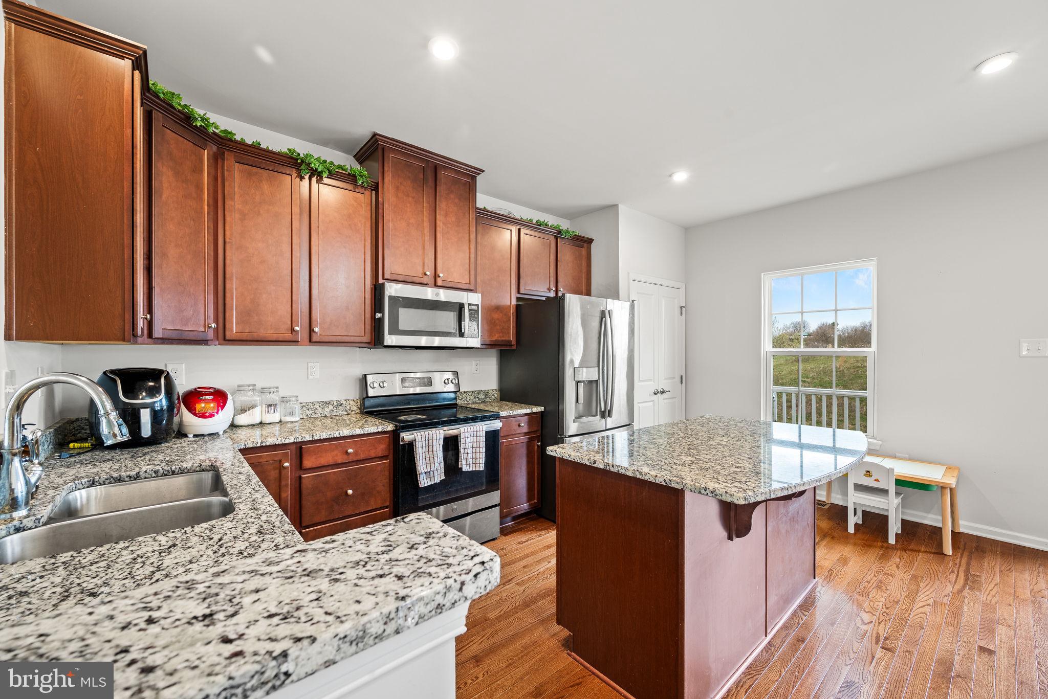 627 Columbus Drive Spring City, PA 19475 - Photo 4 of 13