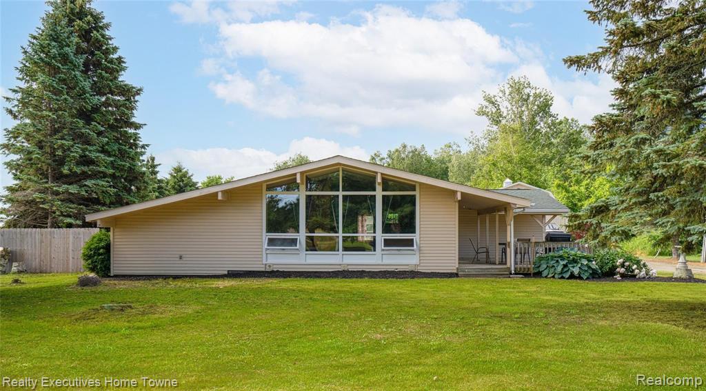 6570 Galbraith Line Road Croswell, MI 48422 - Photo 5 of 26