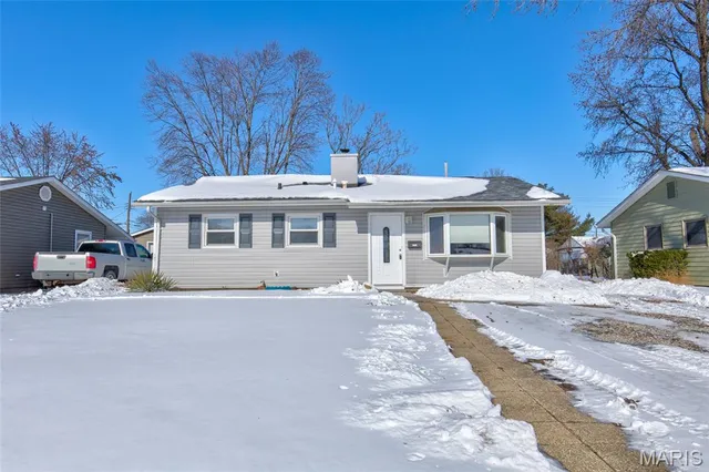 $144,900 | 1351 Brushey Grove Avenue, Wood River, IL 62095