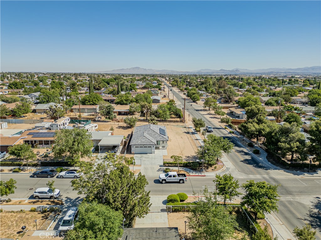 16150 Smoke Tree Street Hesperia, CA 92345 - Photo 11 of 41