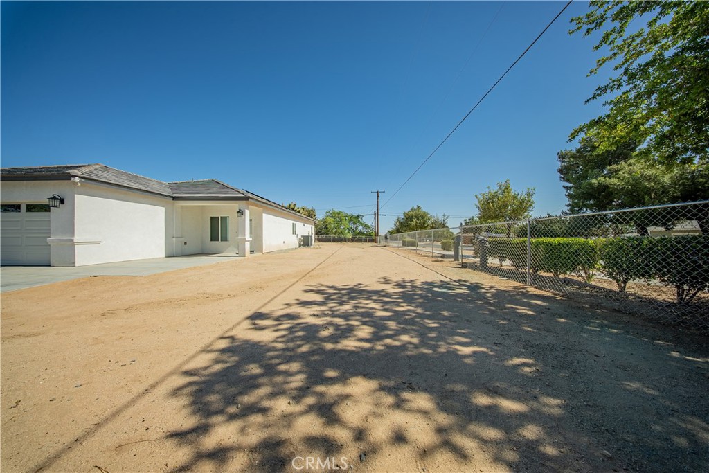 16150 Smoke Tree Street Hesperia, CA 92345 - Photo 14 of 41
