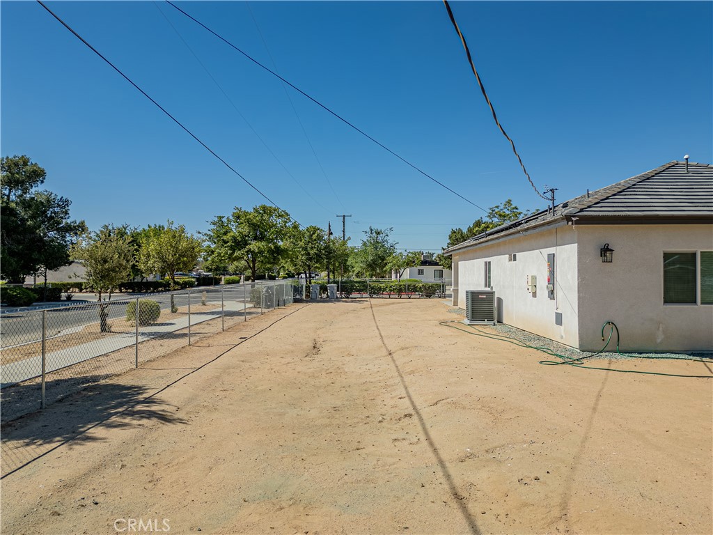 16150 Smoke Tree Street Hesperia, CA 92345 - Photo 19 of 41