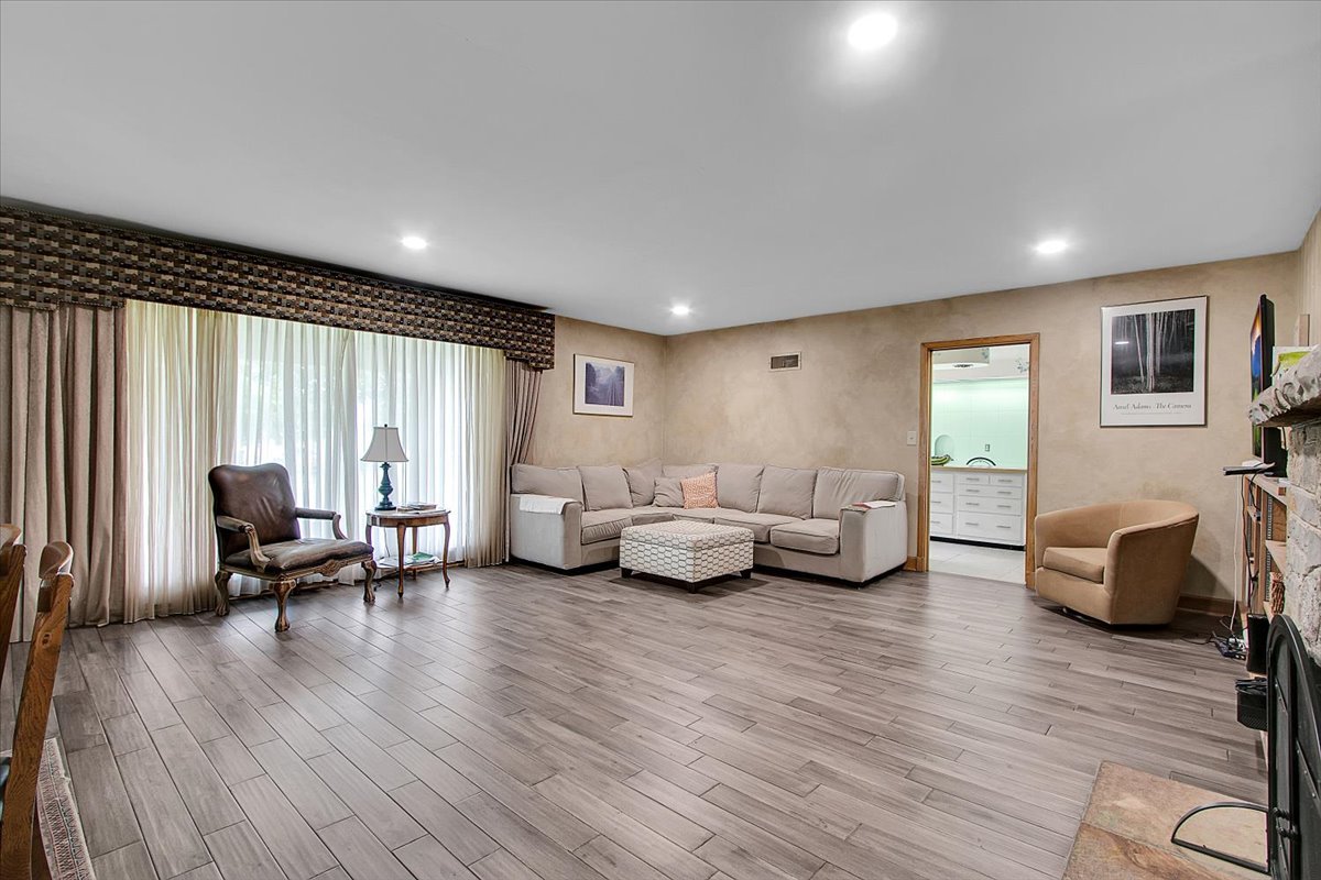 3255 East 12th Road Ottawa, IL 61350 - Photo 6 of 31 Gallery Image 6