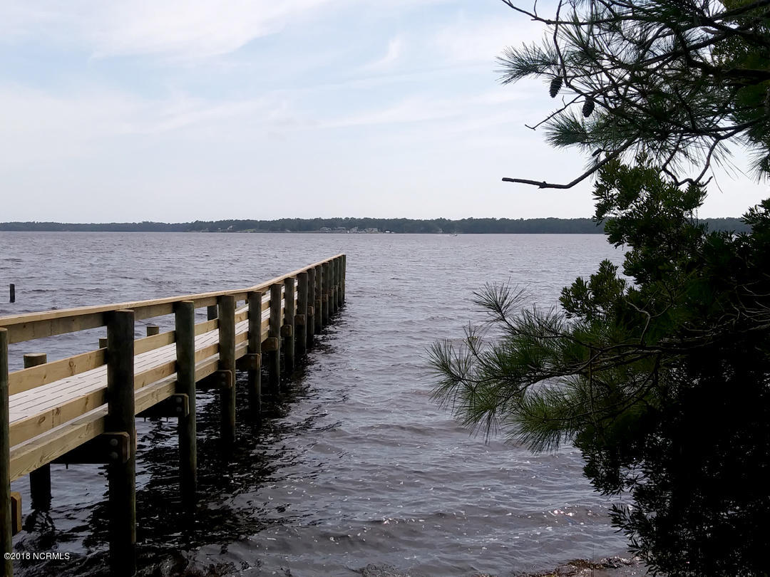 251 White Oak Bluff Road Stella, NC 28582 - Photo 6 of 31 Community Pier