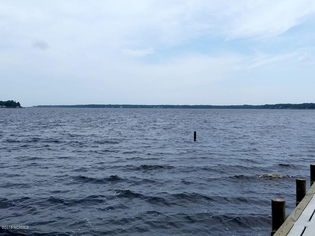 251 White Oak Bluff Road Stella, NC 28582 - Photo 7 of 31 Community Pier