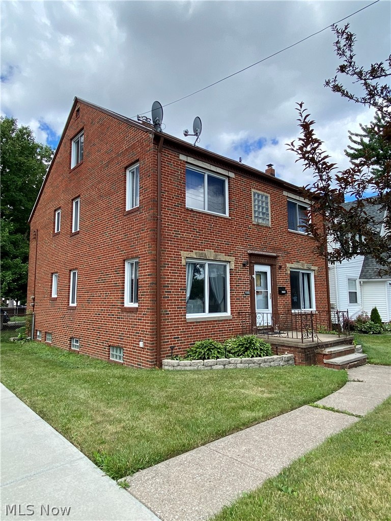3614 Warren Road Cleveland, OH 44111 - Photo 4 of 30 Gallery Image 4