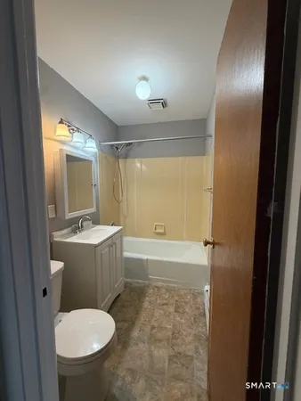 $2,600 | 53 1/2 Glenwood Avenue, Unit A, Norwalk, CT 06854