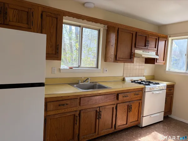 $2,600 | 53 1/2 Glenwood Avenue, Unit A, Norwalk, CT 06854