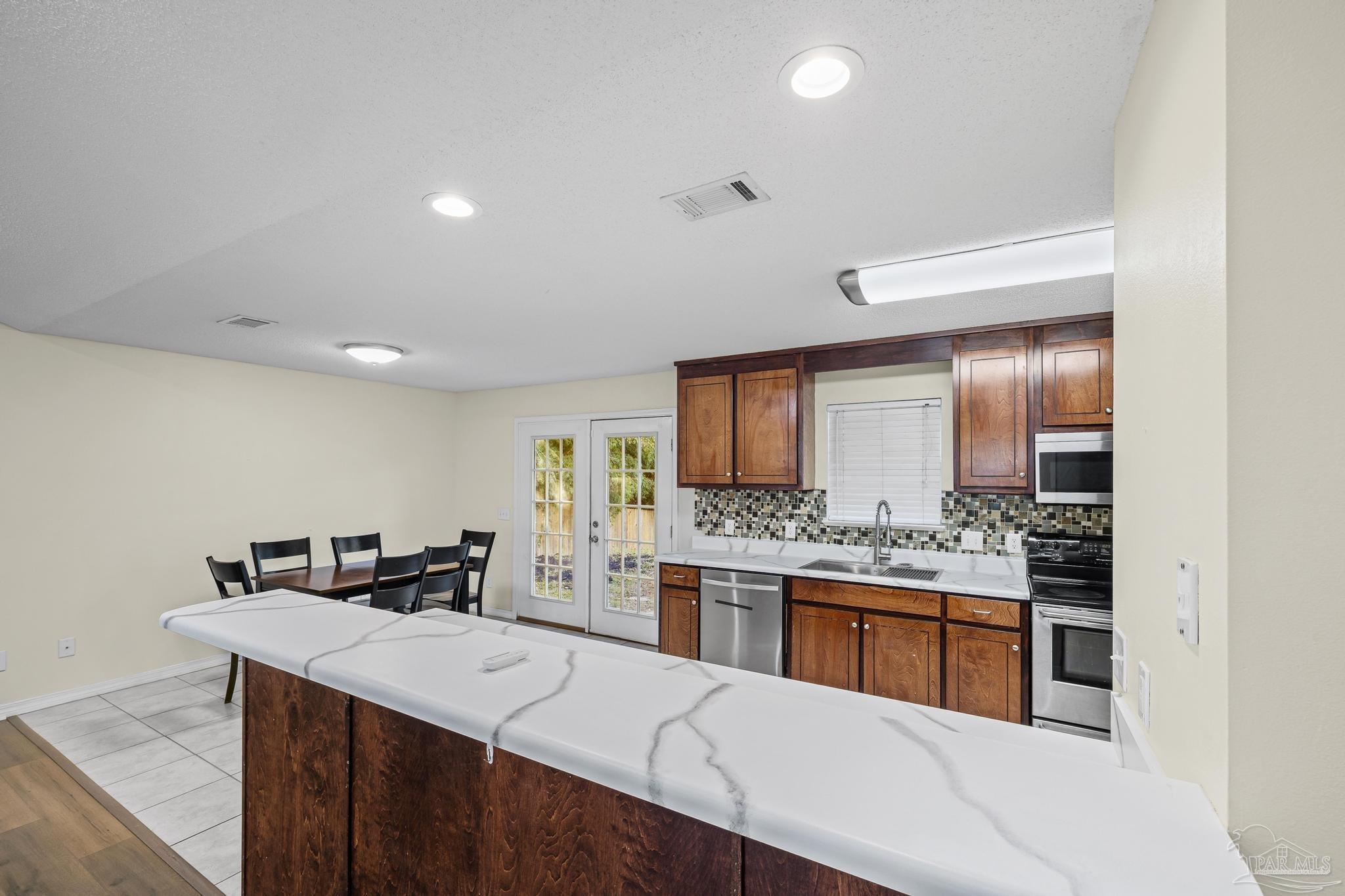 1507 Rivers Street Pensacola, FL 32514 - Photo 8 of 51 Gallery Image 8