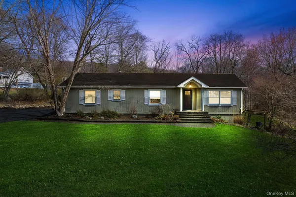 $585,888 | 6 Strawberry Hill Lane, West Nyack, NY 10994