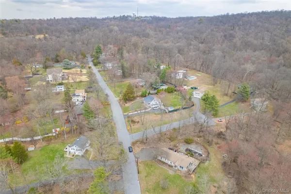 $585,888 | 6 Strawberry Hill Lane, West Nyack, NY 10994